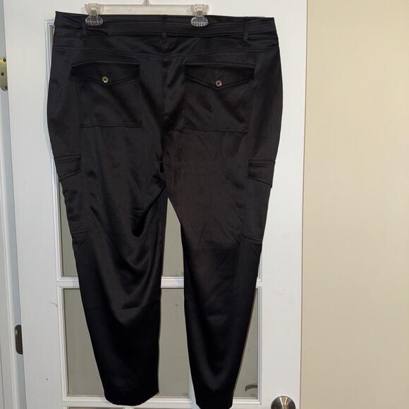 Chico's Plus Size Women's 4 Black Cropped pants with belt cargo pocket satin - Picture 3 of 8